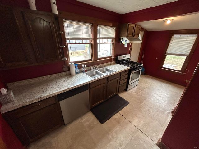 1806 College Avenue, Vincennes, IN 47591