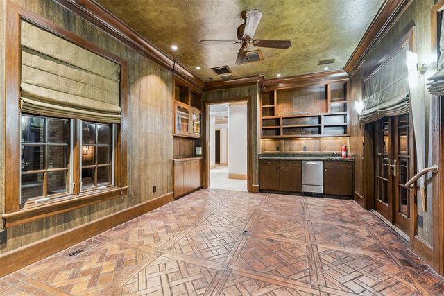 1916 Mulholland Drive, Edmond, OK 73012