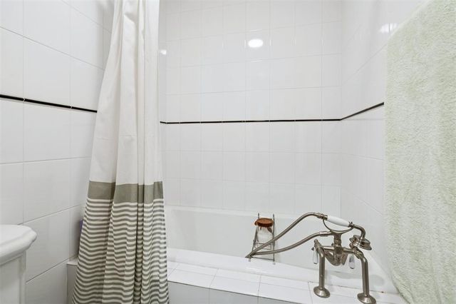 1916 Mulholland Drive, Edmond, OK 73012