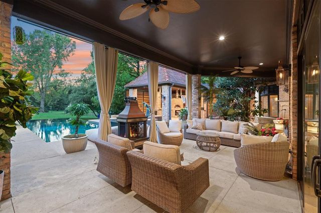 1916 Mulholland Drive, Edmond, OK 73012