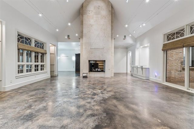 1916 Mulholland Drive, Edmond, OK 73012