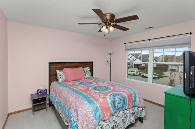 1003 10th Avenue SE, Altoona, IA 50009