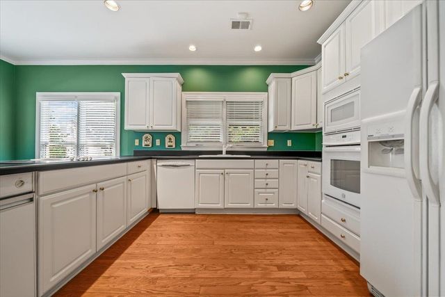 2490 EAGLERIDGE LN, Memphis, TN 38016
