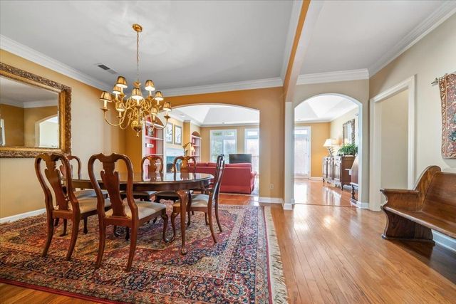 2490 EAGLERIDGE LN, Memphis, TN 38016