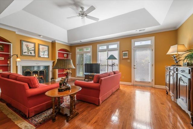 2490 EAGLERIDGE LN, Memphis, TN 38016