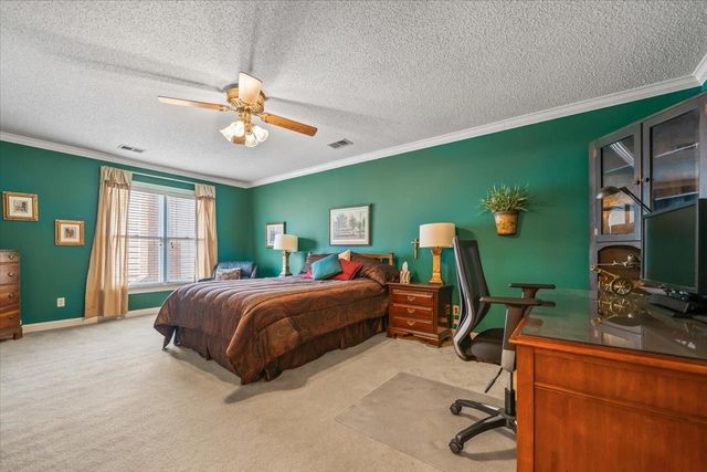 2490 EAGLERIDGE LN, Memphis, TN 38016