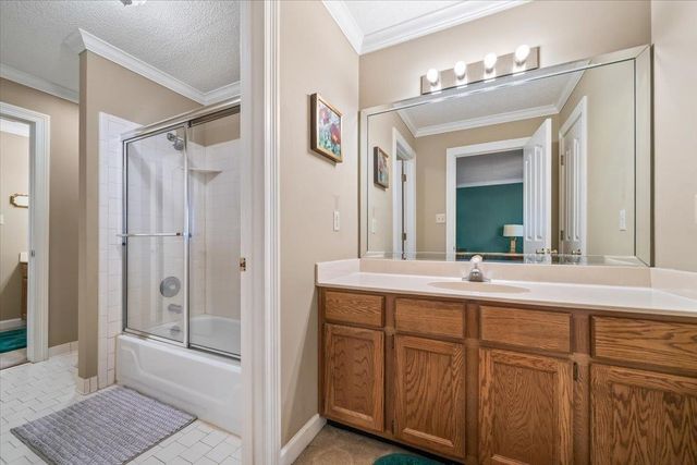 2490 EAGLERIDGE LN, Memphis, TN 38016