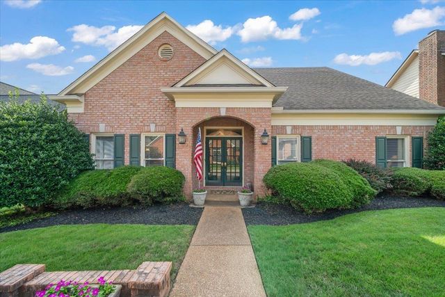 2490 EAGLERIDGE LN, Memphis, TN 38016