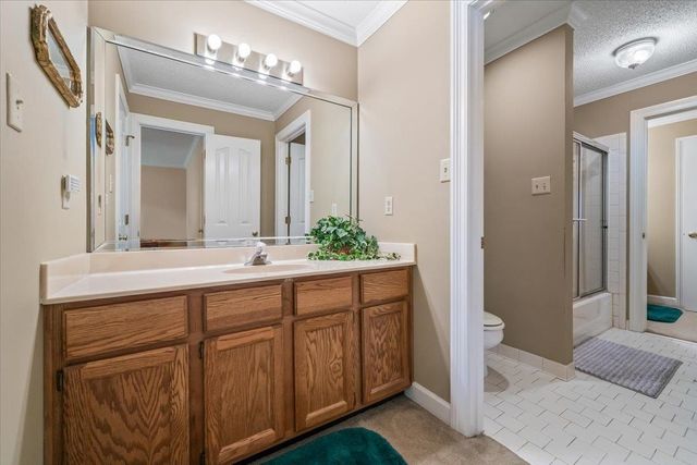 2490 EAGLERIDGE LN, Memphis, TN 38016