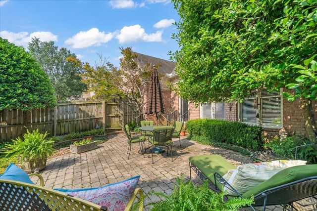 2490 EAGLERIDGE LN, Memphis, TN 38016