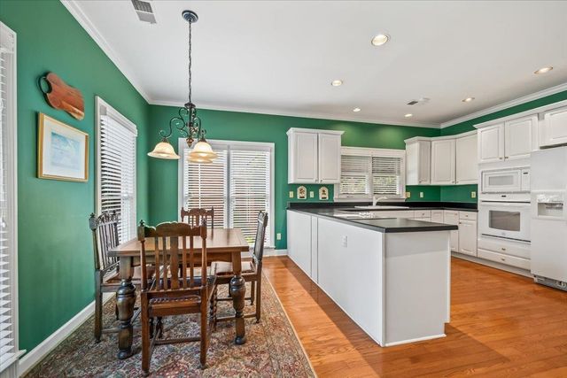 2490 EAGLERIDGE LN, Memphis, TN 38016