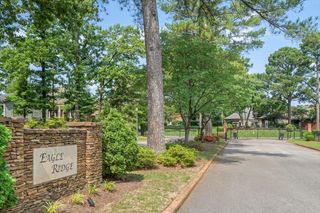 2490 EAGLERIDGE LN, Memphis, TN 38016