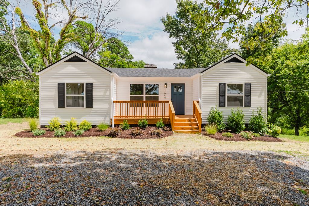 1646 Pleasant Grove Rd, Westmoreland, TN 37186