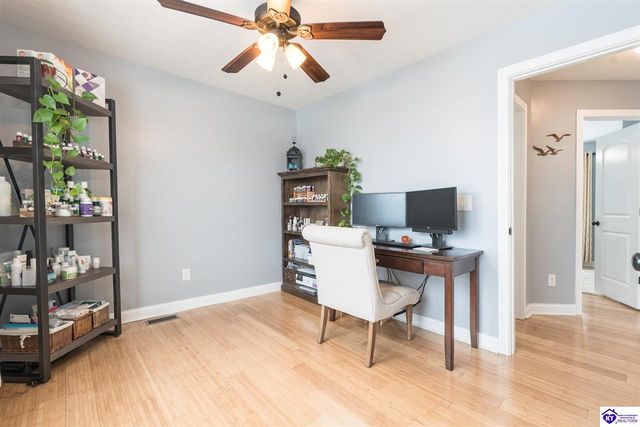 132 Lowball Lane, Vine Grove, KY 40175