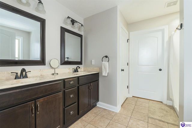 132 Lowball Lane, Vine Grove, KY 40175