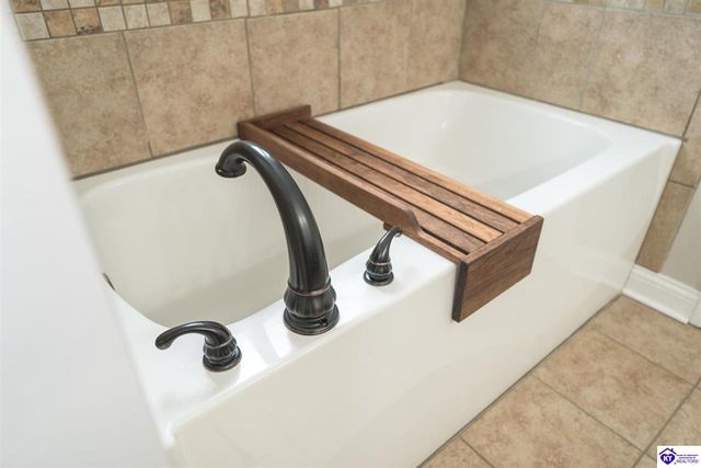 132 Lowball Lane, Vine Grove, KY 40175