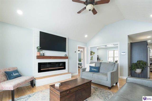 132 Lowball Lane, Vine Grove, KY 40175