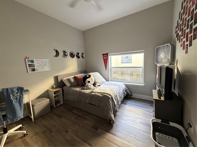 2341 W WALNUT STREET, Tampa, FL 33607