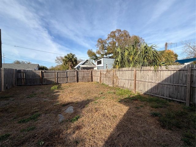 2341 W WALNUT STREET, Tampa, FL 33607