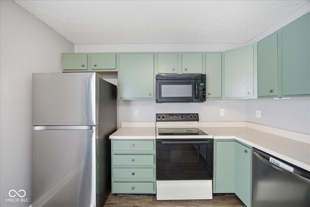 1985 Falcon Court, Franklin, IN 46131