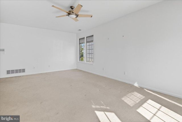 19 FOSTER RD, Pennington, NJ 08534