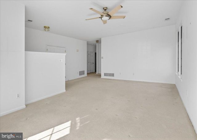 19 FOSTER RD, Pennington, NJ 08534