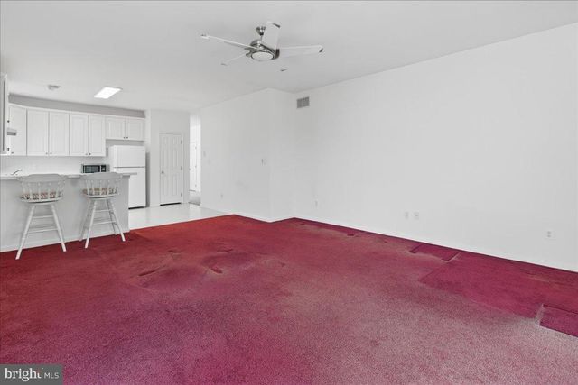 19 FOSTER RD, Pennington, NJ 08534