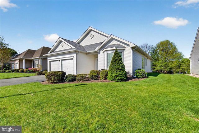 19 FOSTER RD, Pennington, NJ 08534