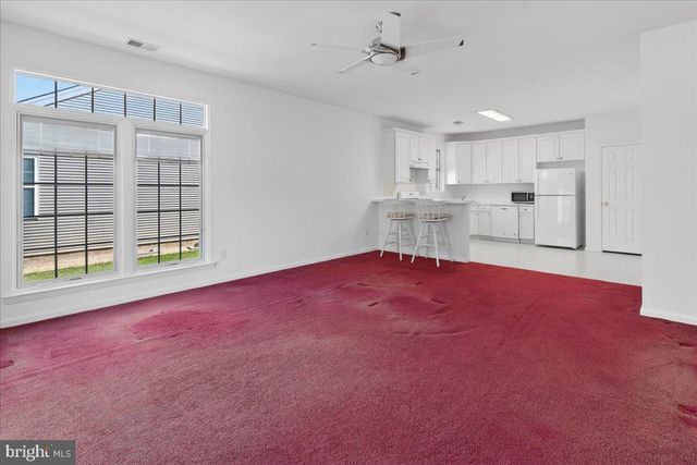 19 FOSTER RD, Pennington, NJ 08534