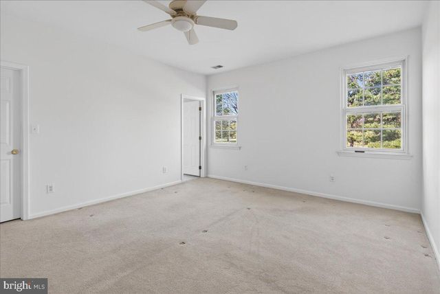 19 FOSTER RD, Pennington, NJ 08534