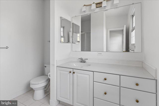 19 FOSTER RD, Pennington, NJ 08534