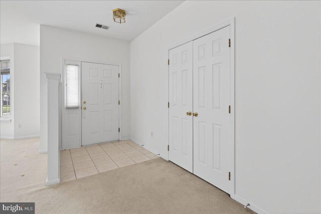 19 FOSTER RD, Pennington, NJ 08534