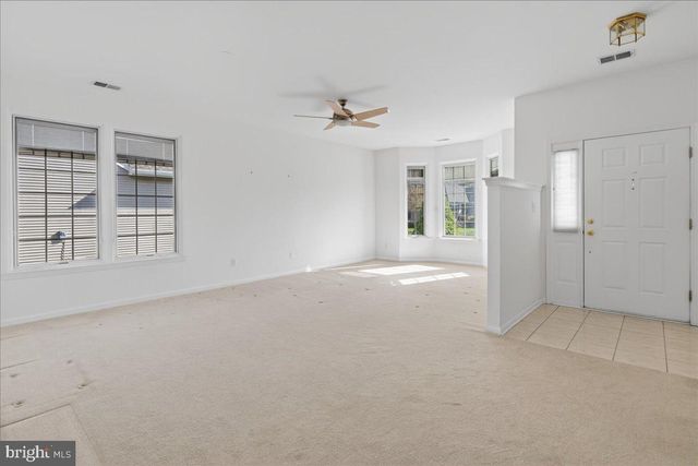 19 FOSTER RD, Pennington, NJ 08534