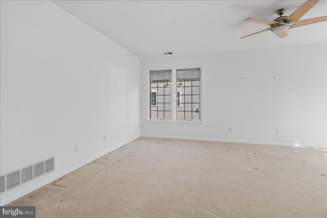 19 FOSTER RD, Pennington, NJ 08534