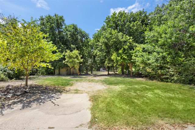 261 Rocky Drive, Waxahachie, TX 75167