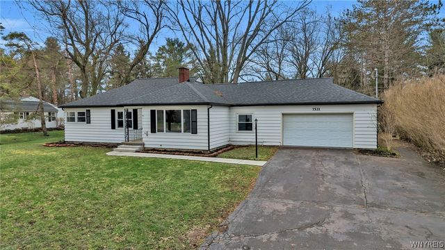 7531 Quaker Road, Orchard Park, NY 14127