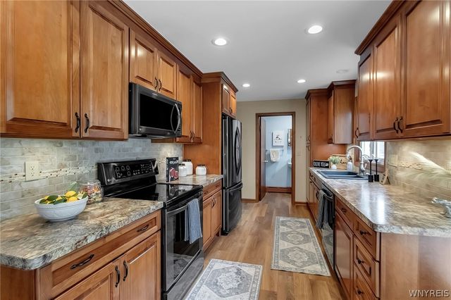 7531 Quaker Road, Orchard Park, NY 14127