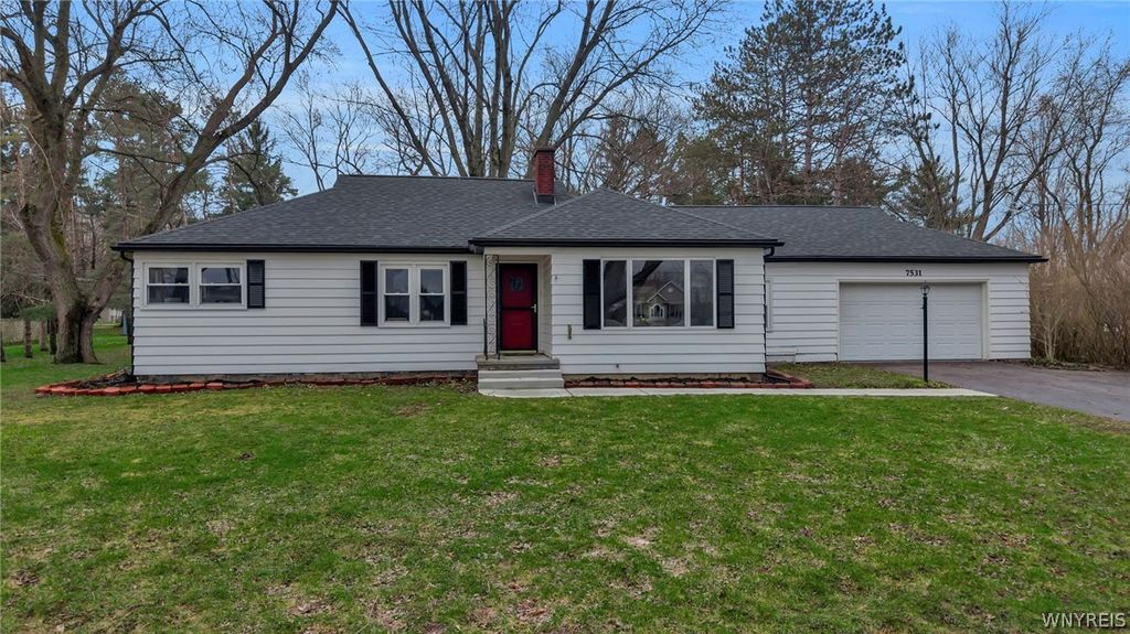 7531 Quaker Road, Orchard Park, NY 14127