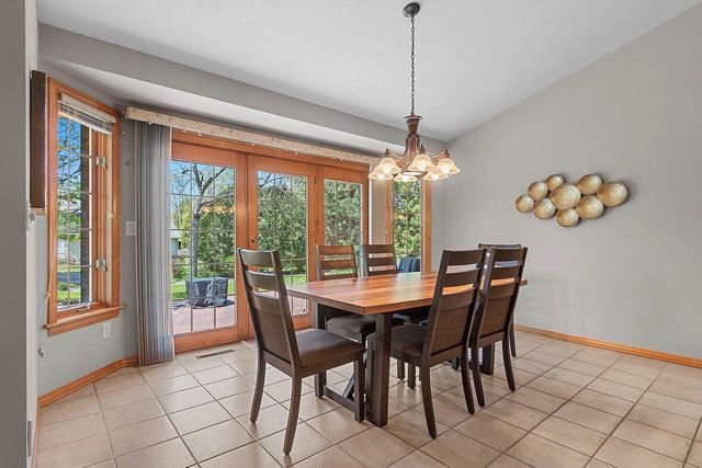 220 E FALCON HILL WAY, Green Bay, WI 54302