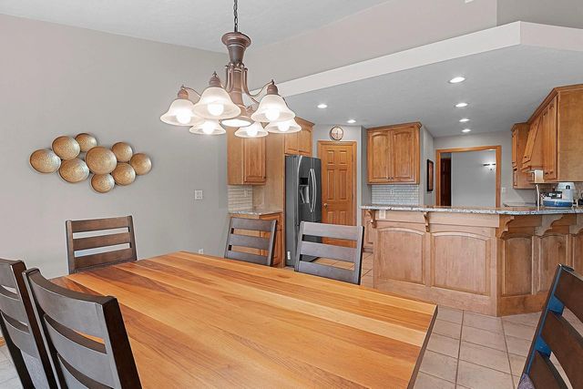 220 E FALCON HILL WAY, Green Bay, WI 54302