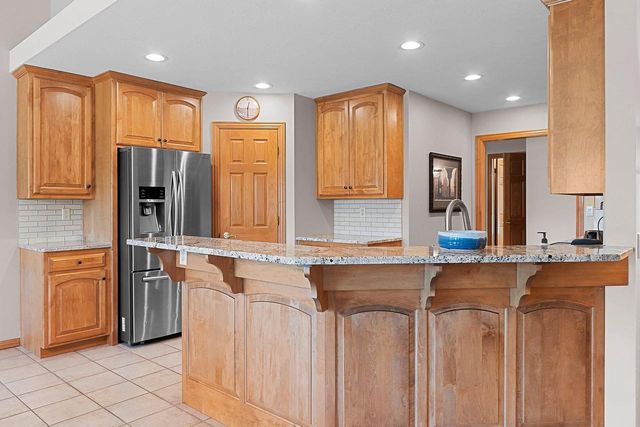 220 E FALCON HILL WAY, Green Bay, WI 54302