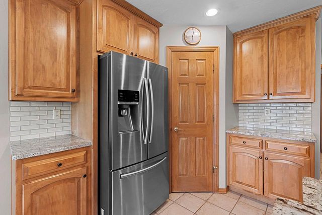 220 E FALCON HILL WAY, Green Bay, WI 54302