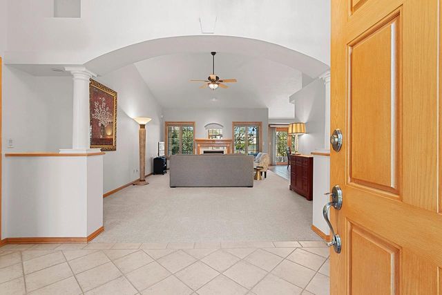 220 E FALCON HILL WAY, Green Bay, WI 54302
