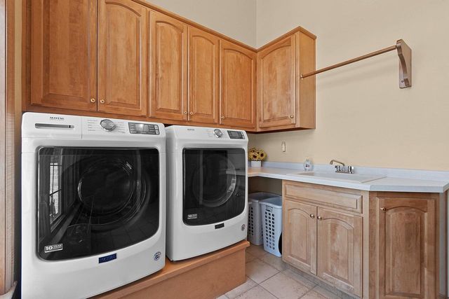 220 E FALCON HILL WAY, Green Bay, WI 54302