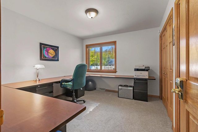220 E FALCON HILL WAY, Green Bay, WI 54302