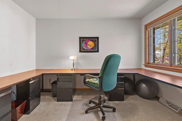 220 E FALCON HILL WAY, Green Bay, WI 54302