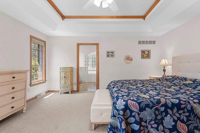 220 E FALCON HILL WAY, Green Bay, WI 54302