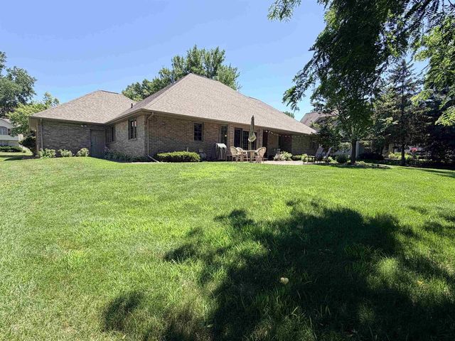 220 E FALCON HILL WAY, Green Bay, WI 54302