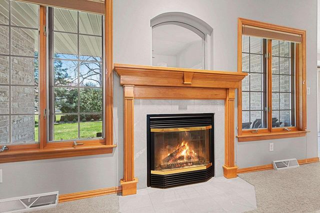 220 E FALCON HILL WAY, Green Bay, WI 54302