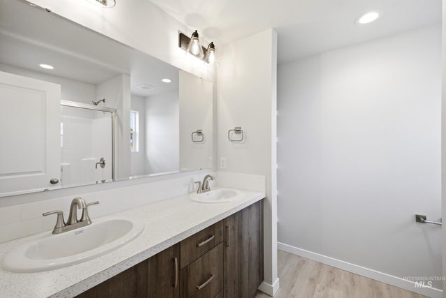 208 W 17th Ave, Jerome, ID 83338